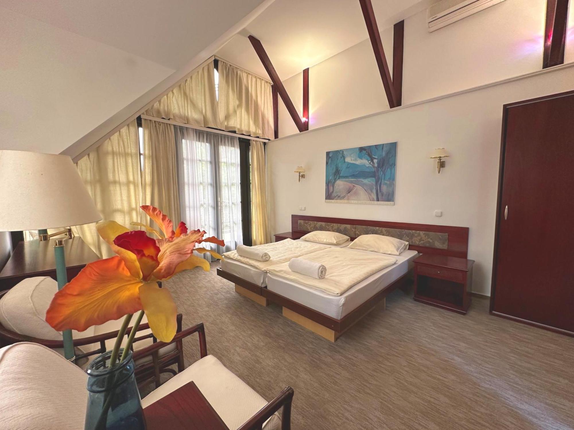 Imola Garden Vendeghaz Hotel Balatonfured Luaran gambar