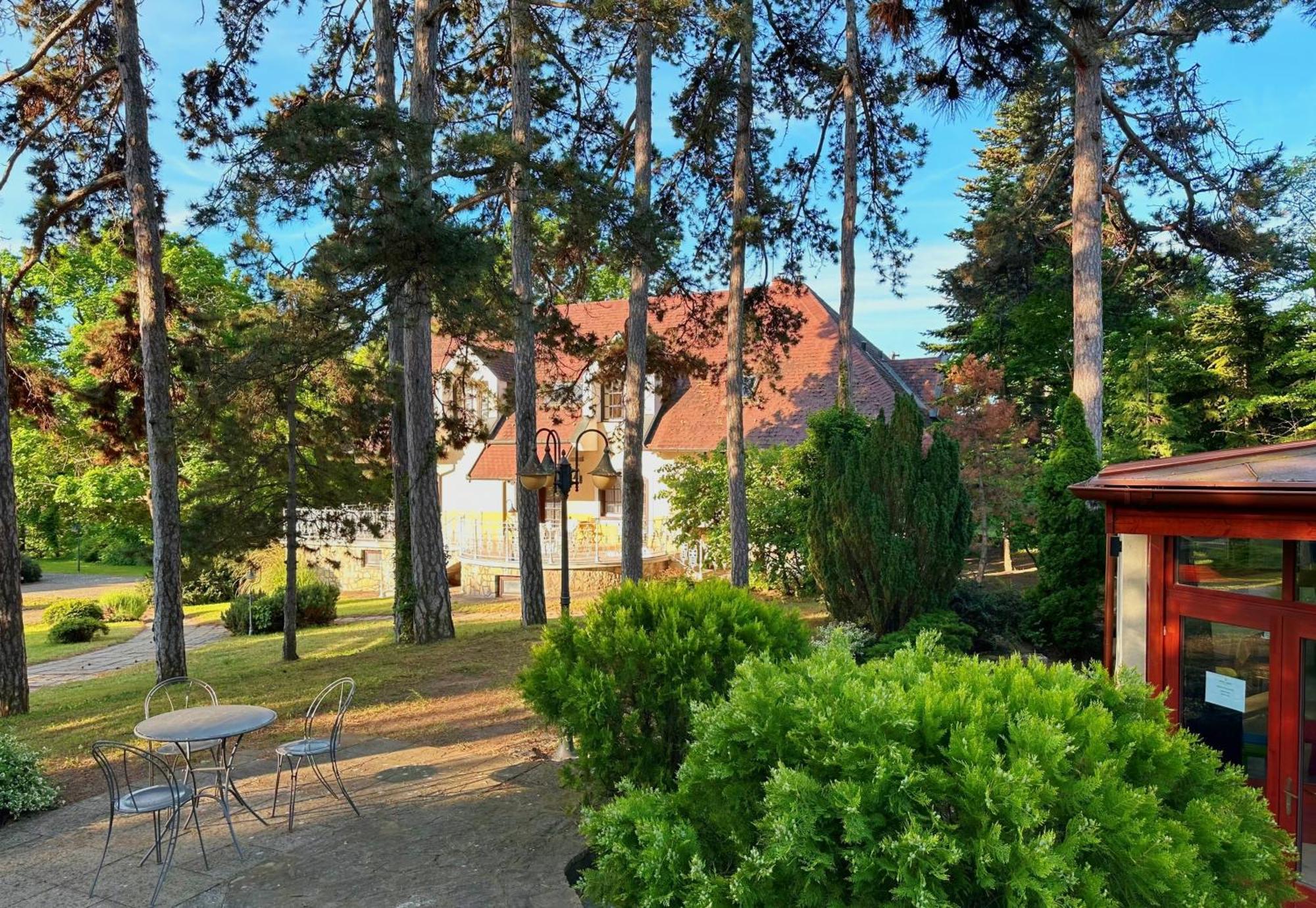 Imola Garden Vendeghaz Hotel Balatonfured Luaran gambar