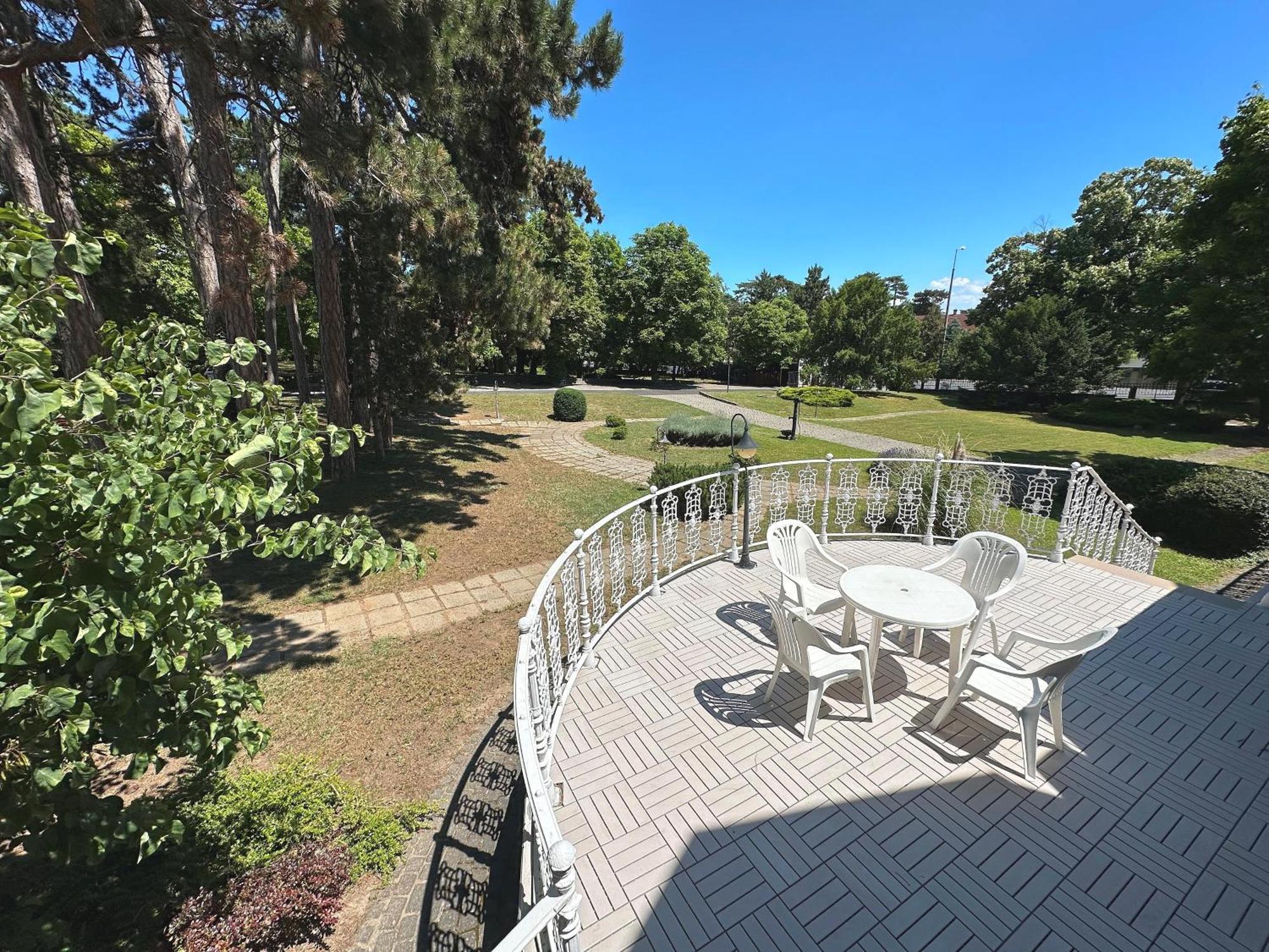 Imola Garden Vendeghaz Hotel Balatonfured Luaran gambar